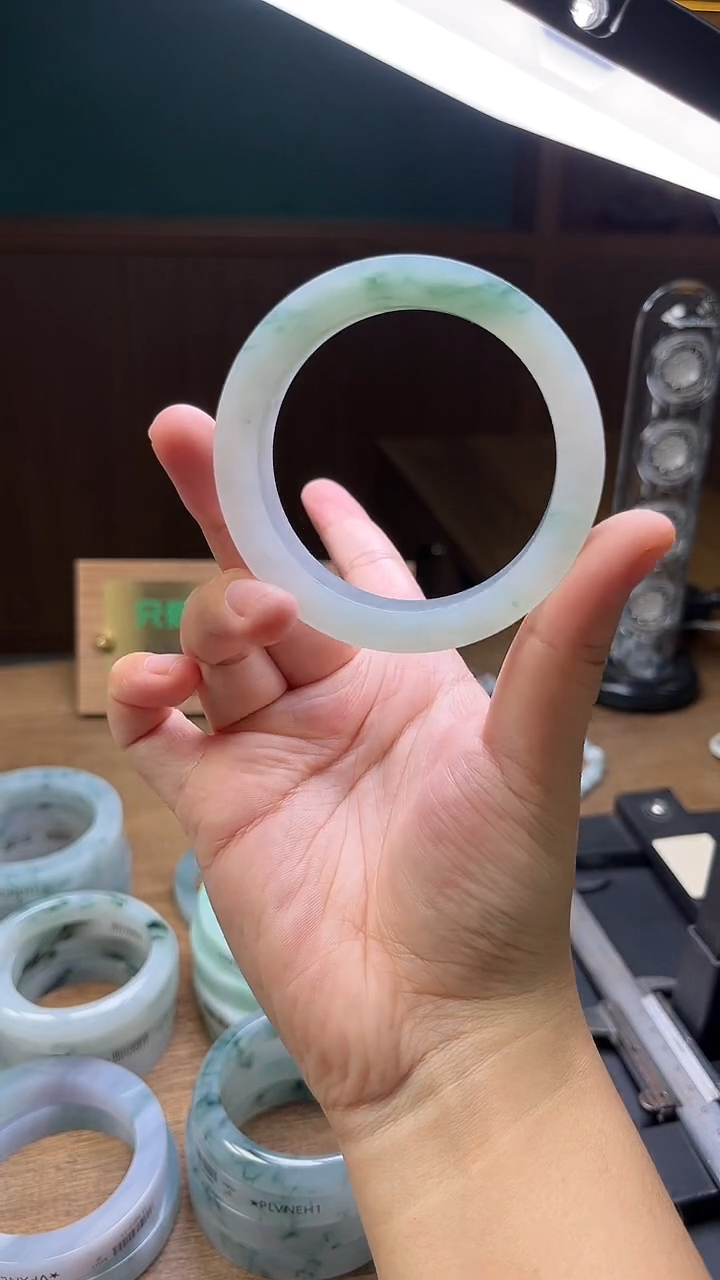 未镶嵌手镯定制翡翠晴**️ 定制