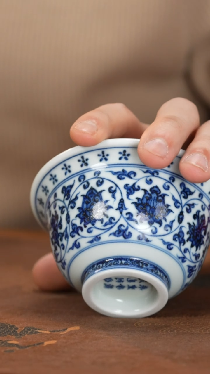 【闪购商品】杯又见到你青花缠枝莲压手杯-