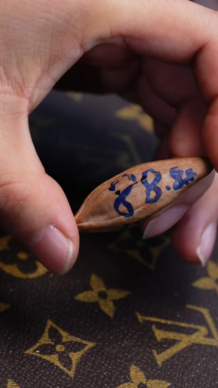 【闪购商品】橄榄核吊坠苏工橄榄核