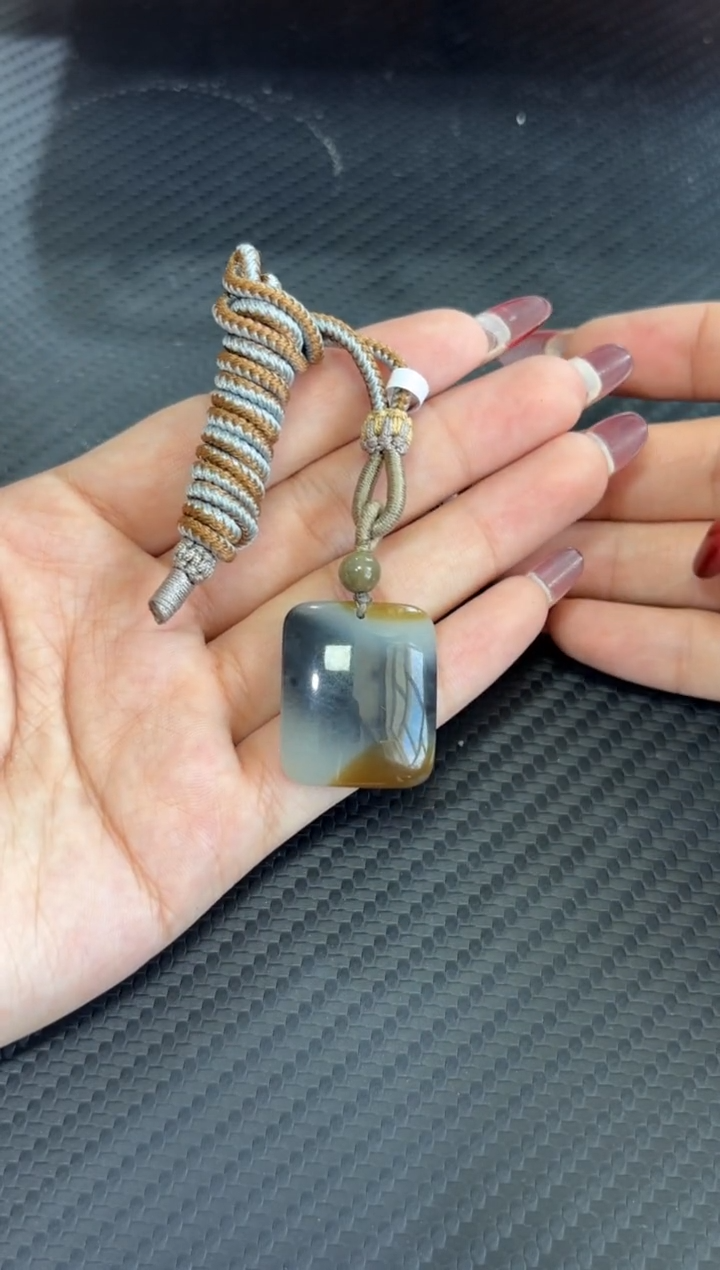 和田玉未镶嵌吊坠(赠链)若羌微色差吊坠m