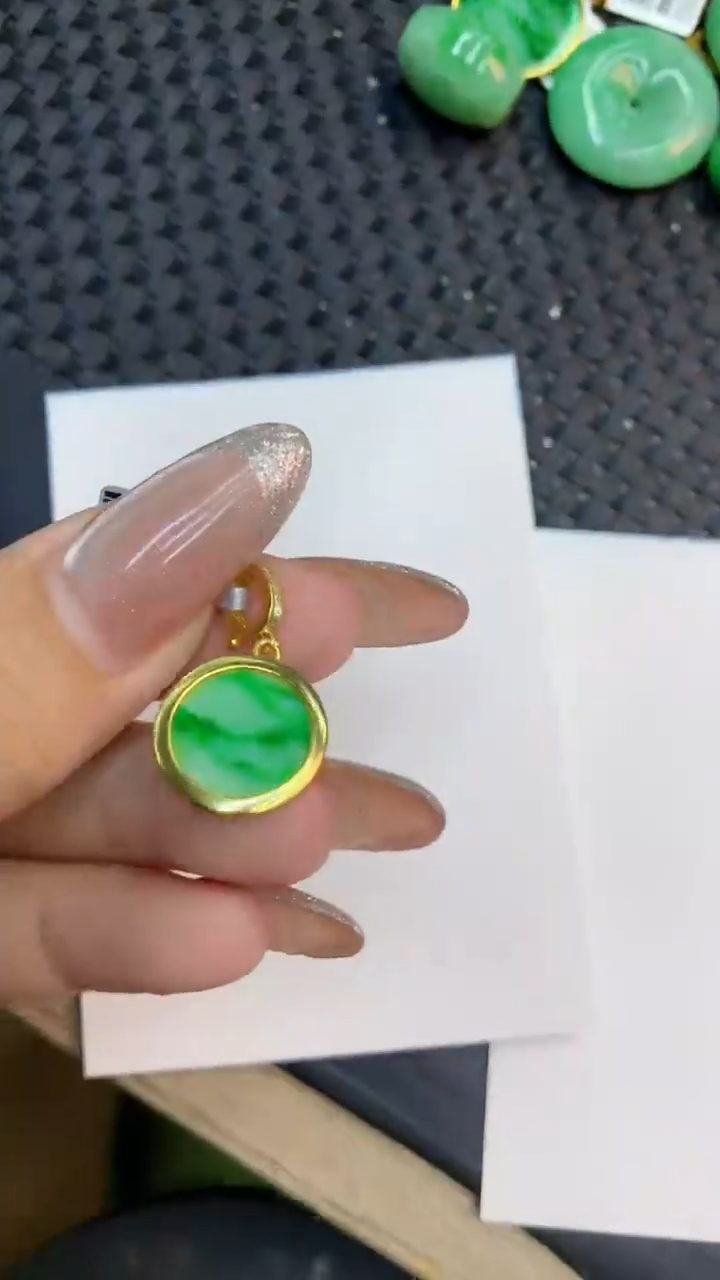 颈饰未镶嵌翡翠1