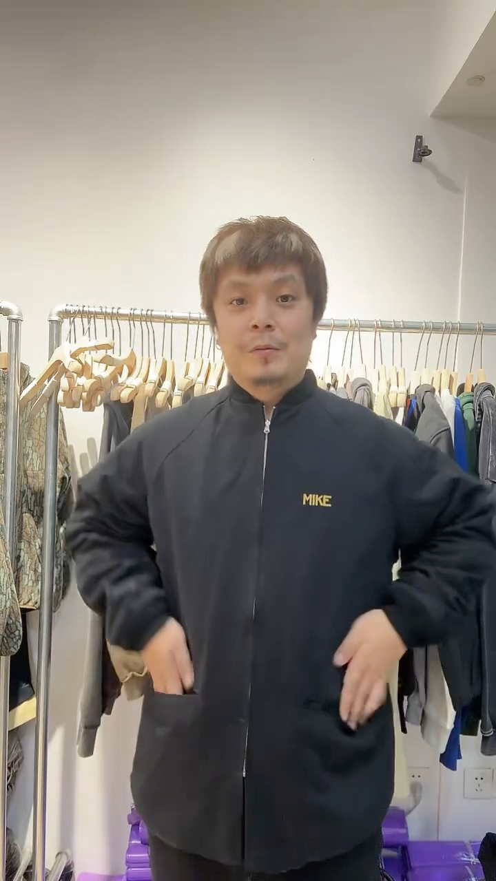 29 号-中长款背后埃菲尔铁塔夹克黑-160-180 斤