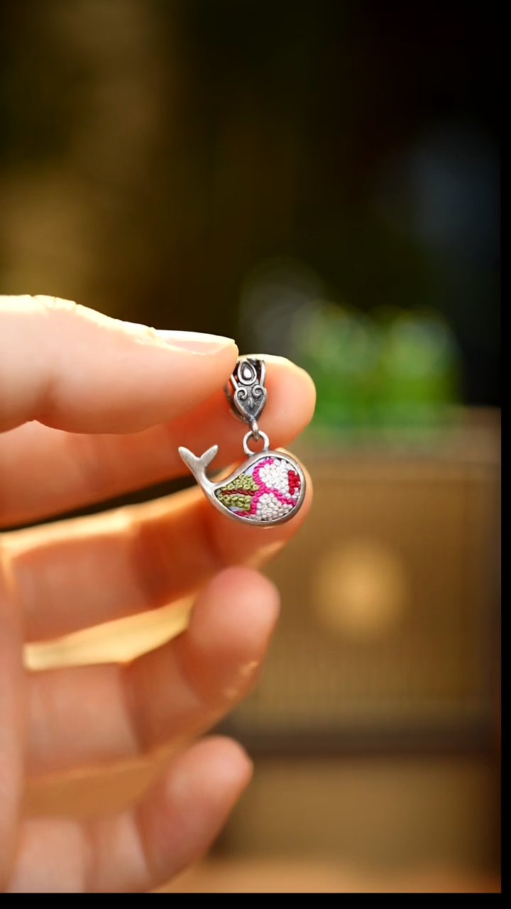 刺绣私人定制苗族手工W800