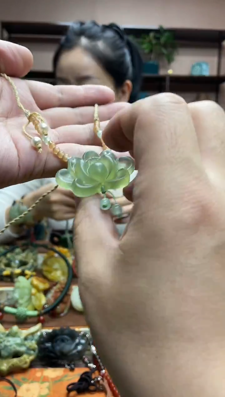 未镶嵌岫玉吊坠·