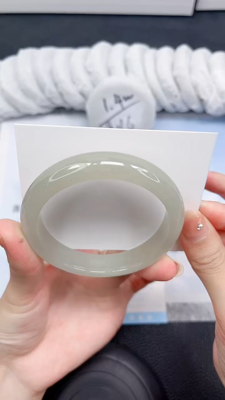 石英质玉手镯未镶嵌123-60.4