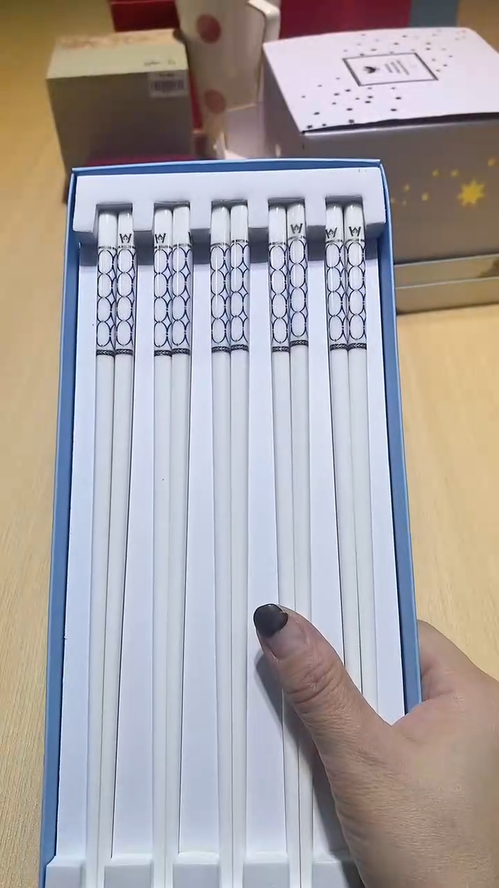 【闪购商品】瓷片锅碗瓢盆一件不剩