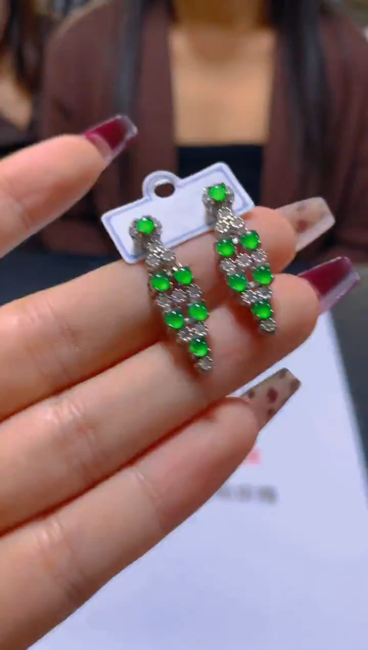 未镶嵌翡翠耳饰多样性发一