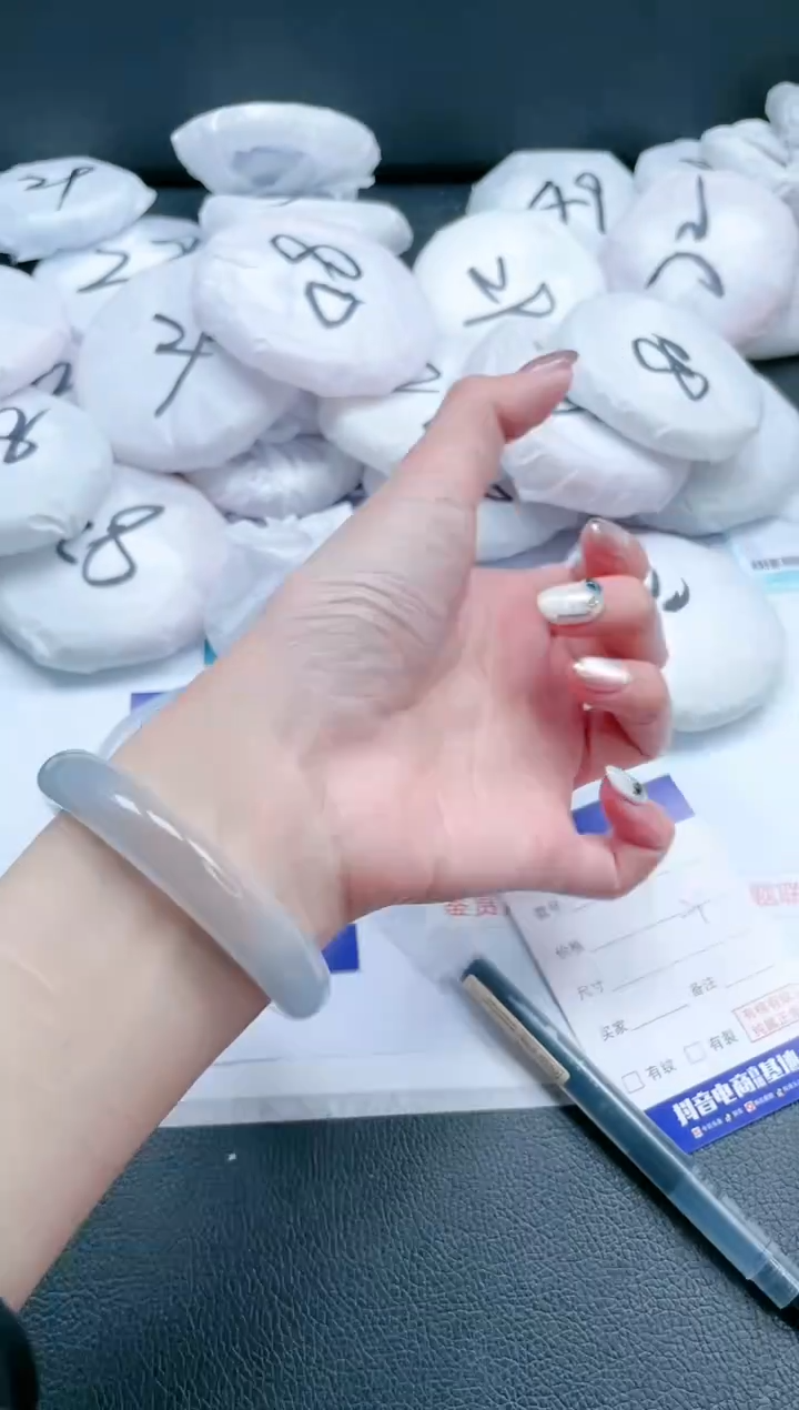 【闪购商品】石英质玉手镯未镶嵌 冰冰蓝手镯-56