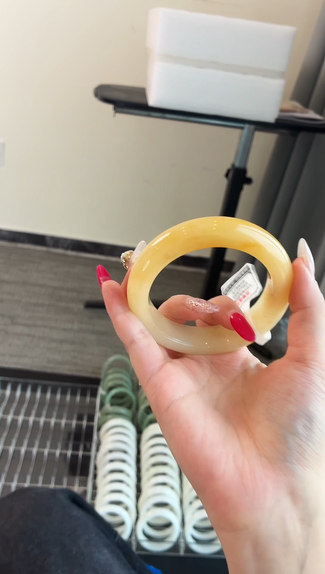 未镶嵌手镯石英质玉75.58