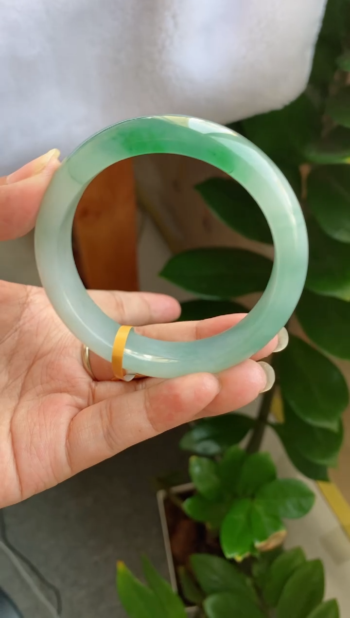 【闪购商品】翡翠手镯未镶嵌（老坑冰胶飘翠）42号