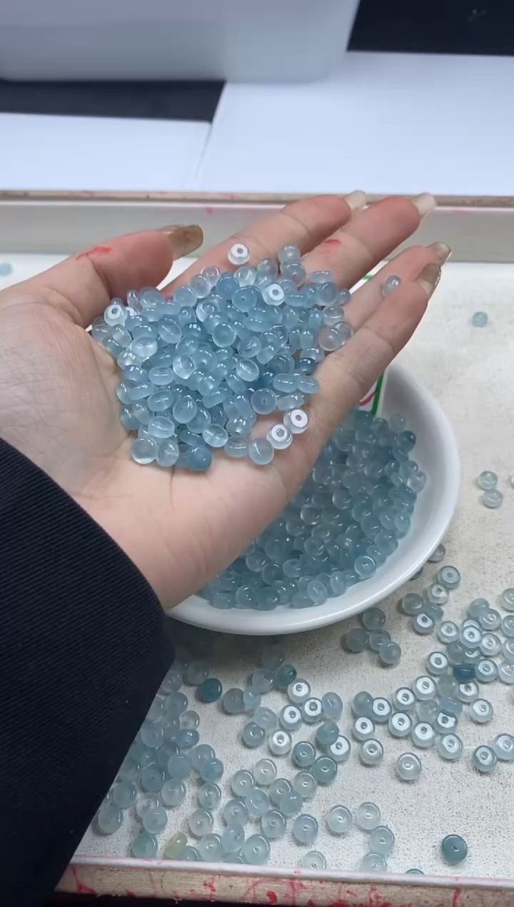 【闪购商品】玛瑙/玉髓颈饰未镶嵌W803冰川蓝玛瑙隔片6*3mm*60颗