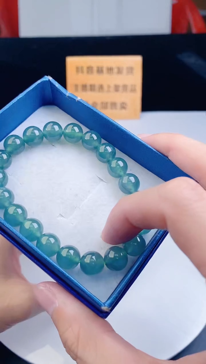 颈饰未镶嵌翡翠嗯****！ 