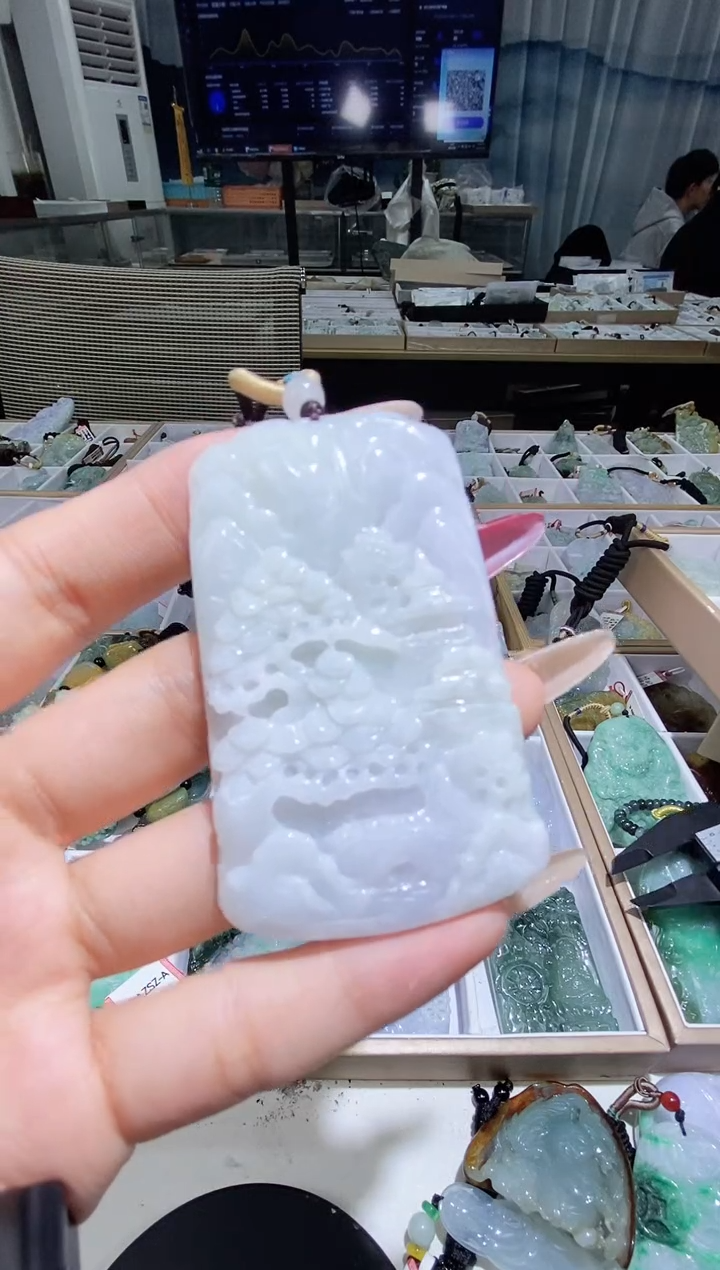 【闪购商品】翡翠颈饰未镶嵌天然缅甸翡翠A货未镶嵌