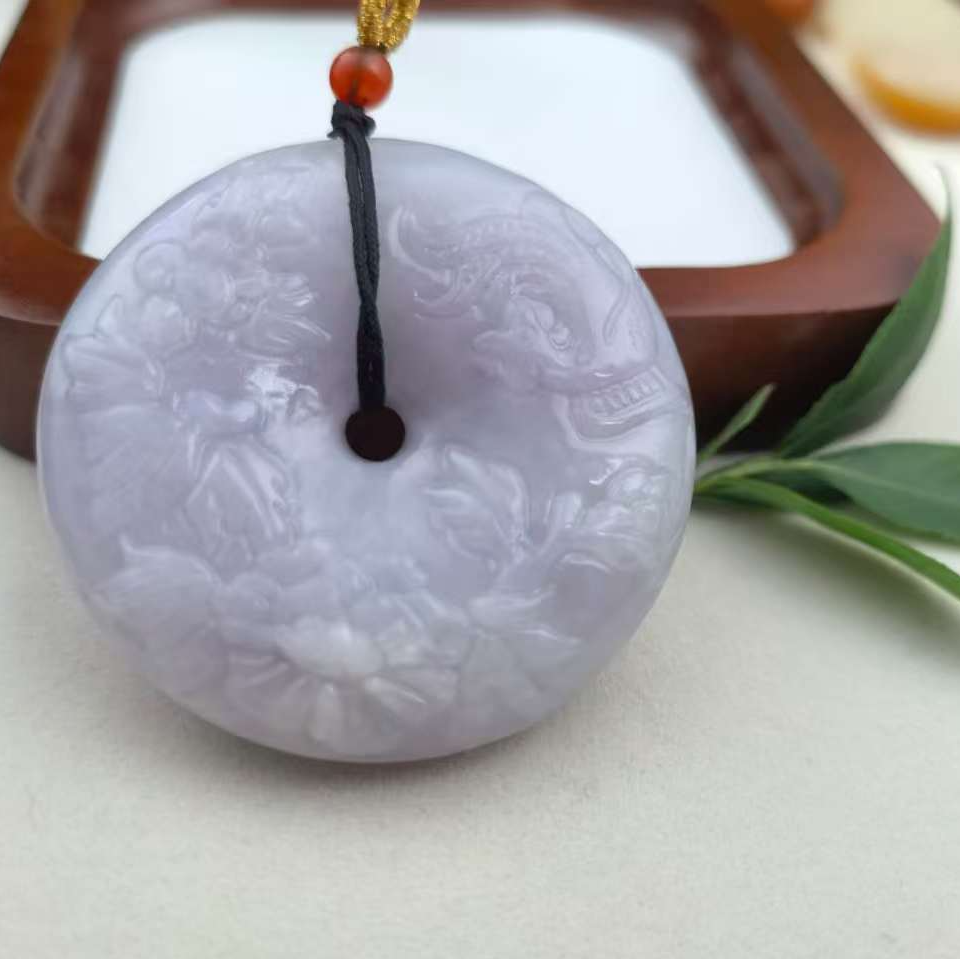 翡翠雕花平安扣吊坠