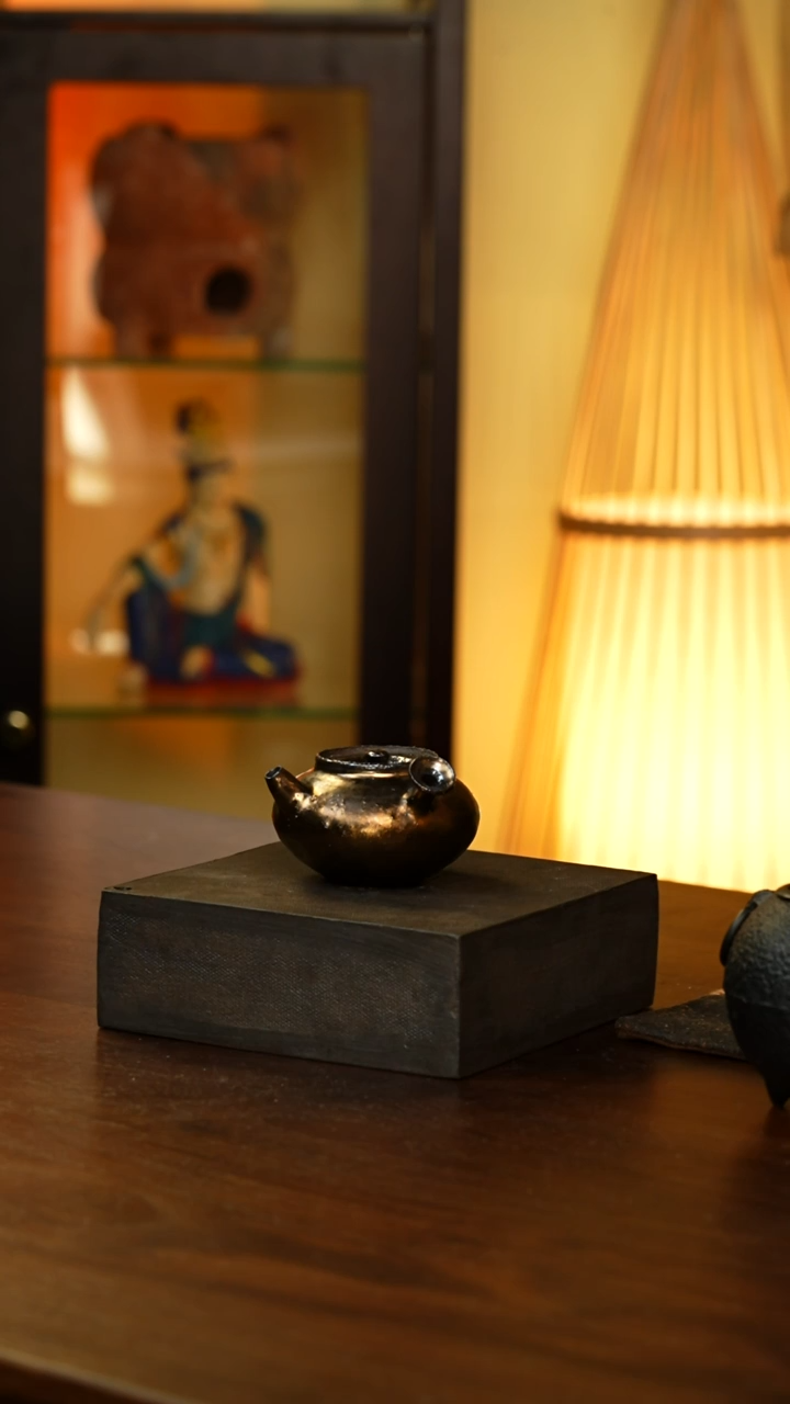 刷银釉南蛮烧壶..