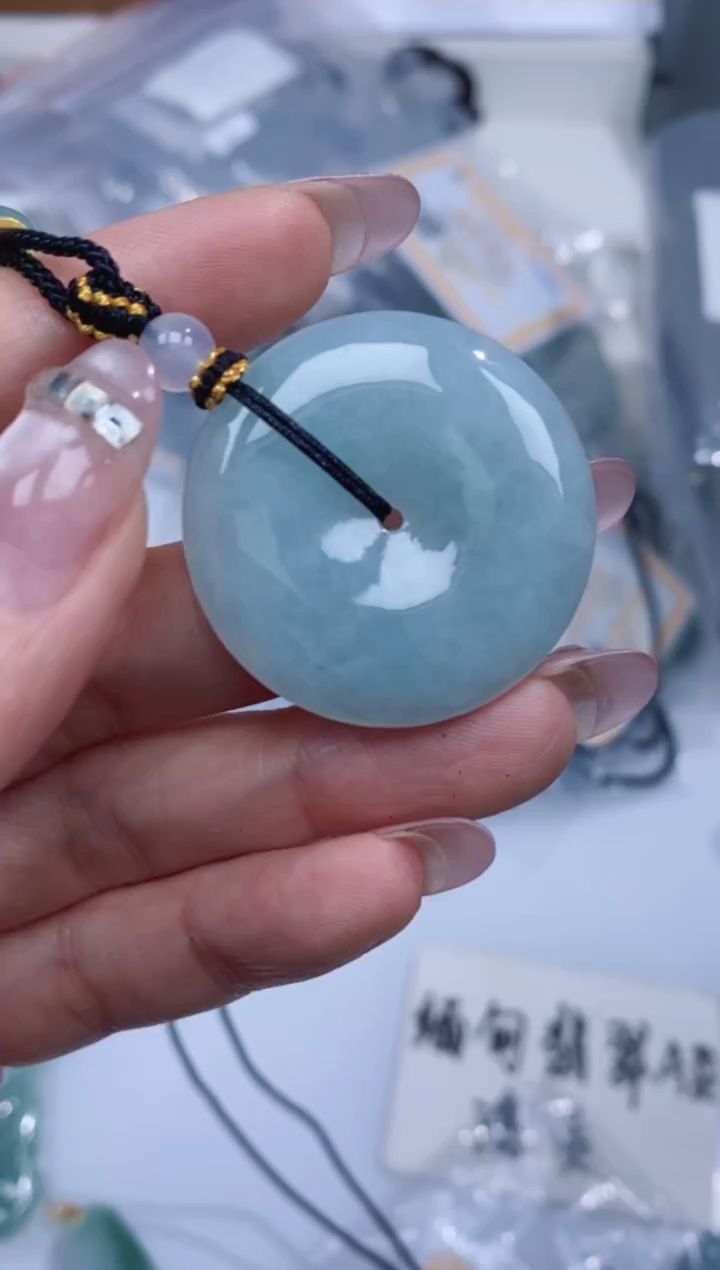 颈饰未镶嵌翡翠吊坠