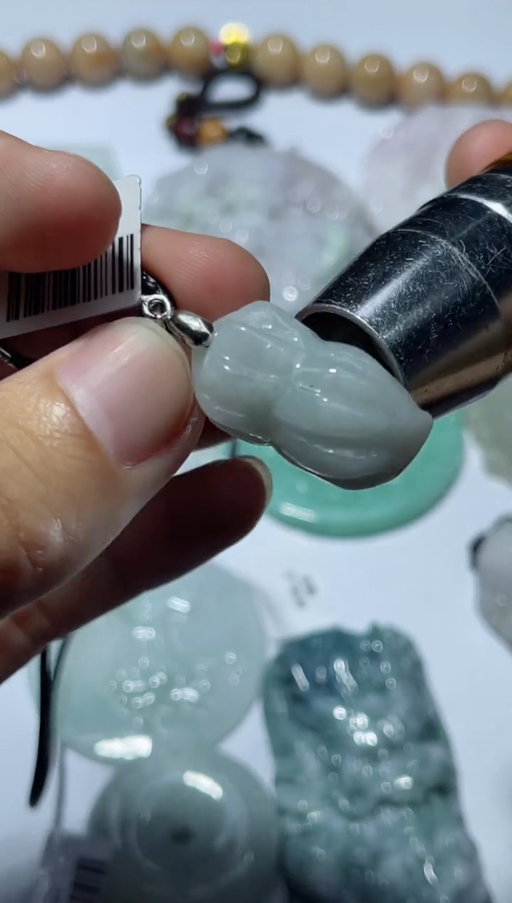 【闪购商品】翡翠颈饰未镶嵌00013154