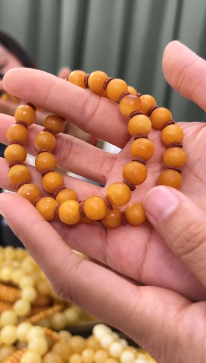 【闪购商品】琥珀裸石未镶嵌蜜蜡手串多样性发其中一件