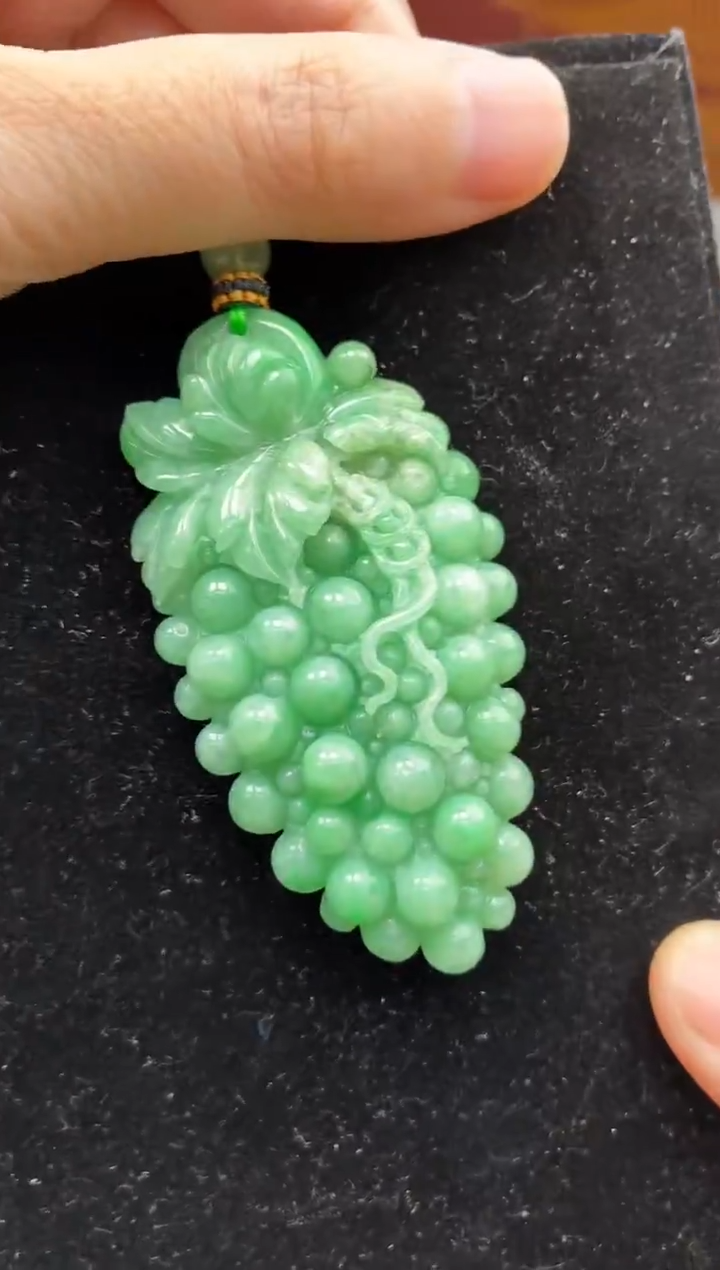 颈饰未镶嵌翡翠牌子
