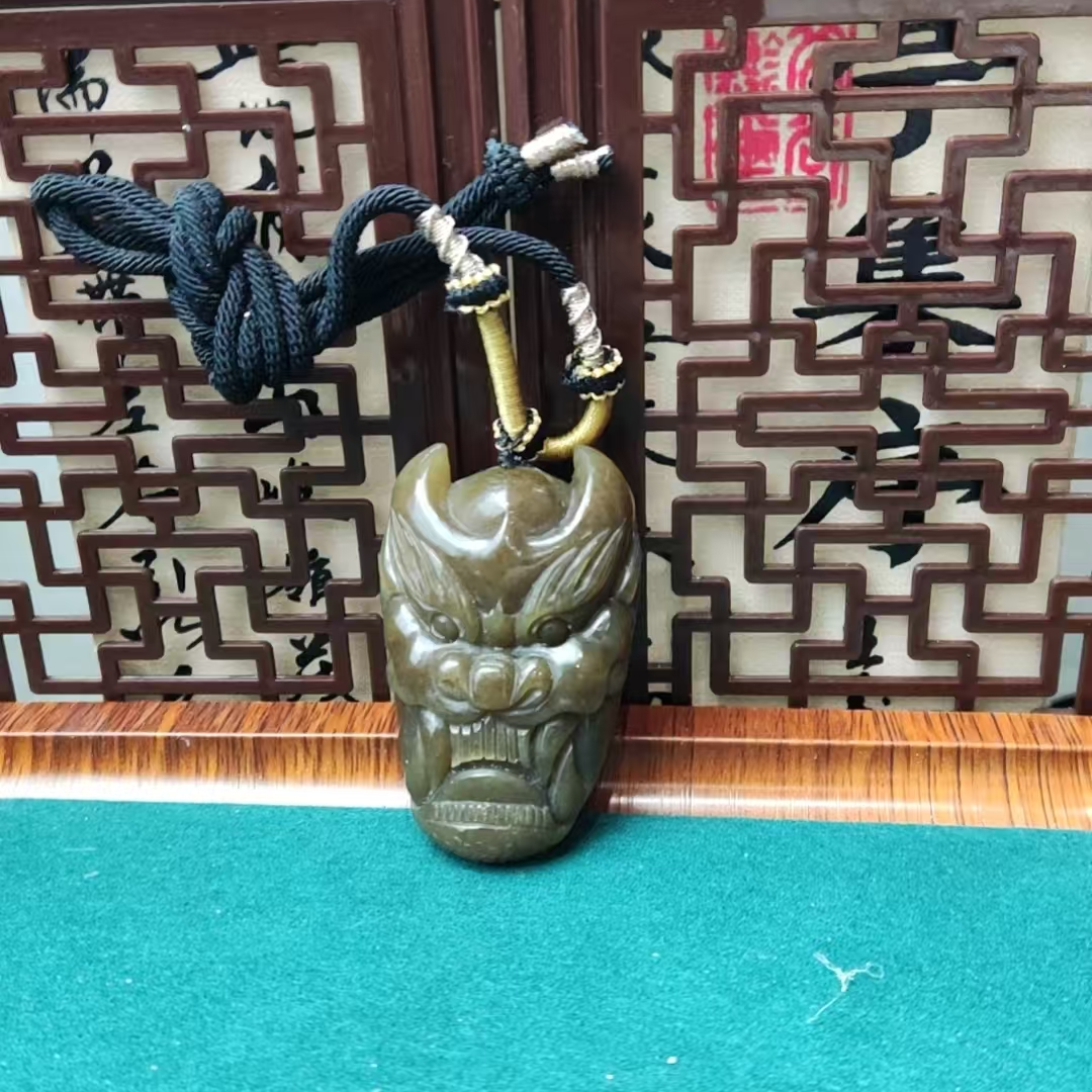 和田玉------龙首吊坠