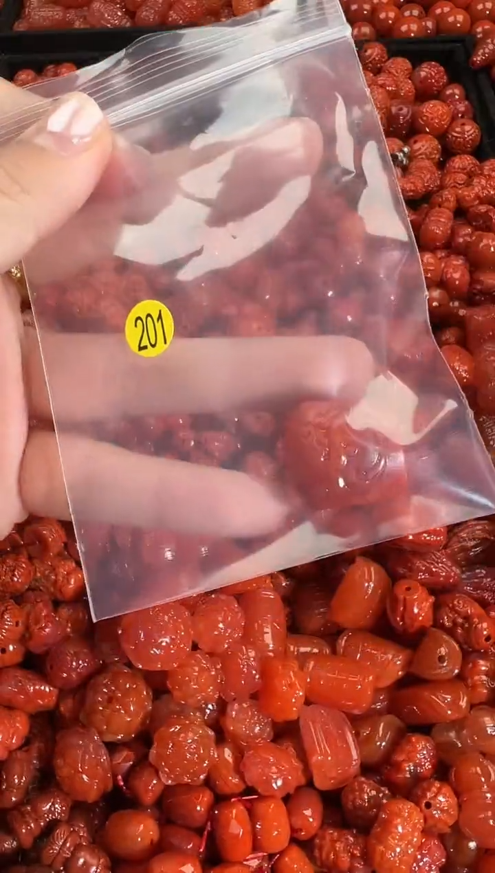 颈饰未镶嵌南红玛瑙1