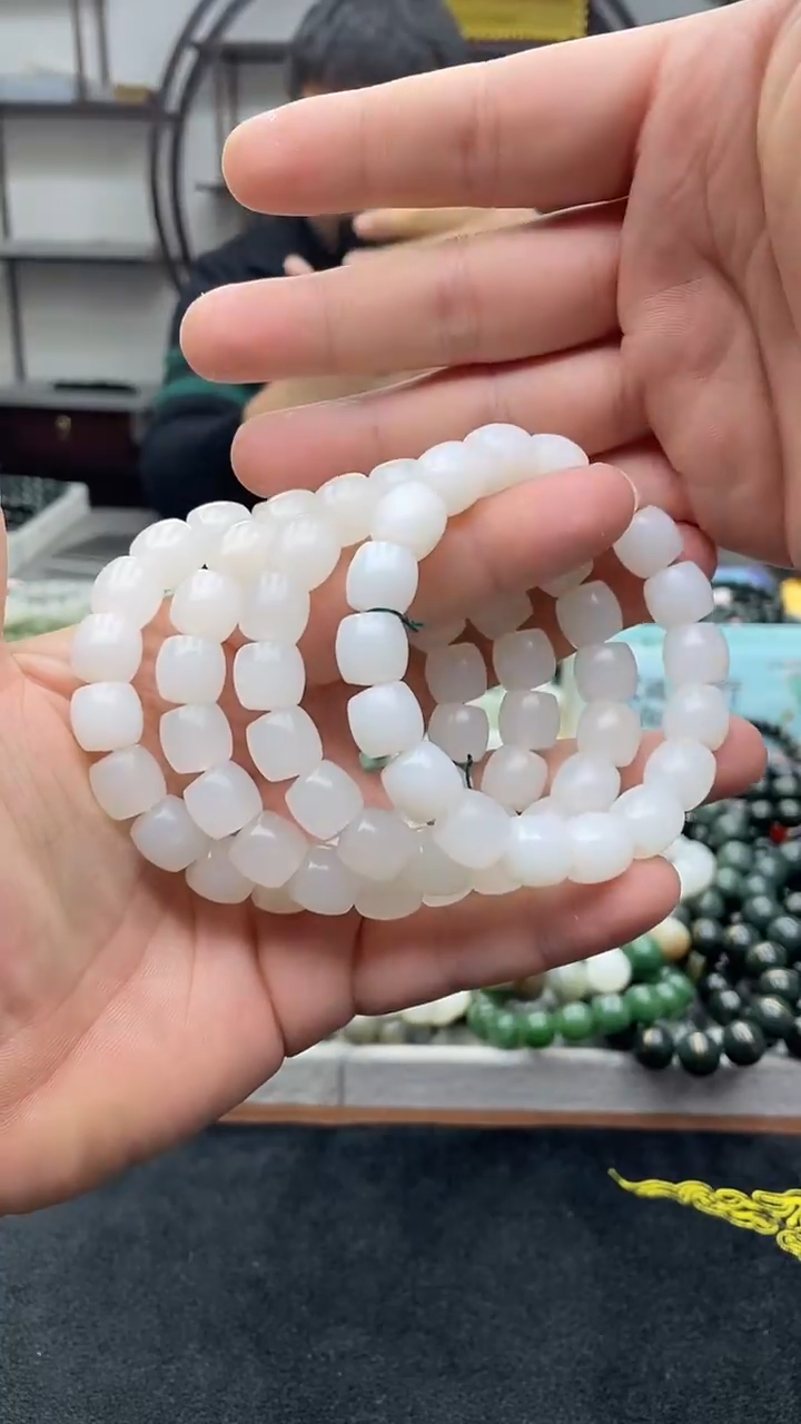 未镶嵌手串和田玉新疆于阗有棉12拍一发一，多样性发货