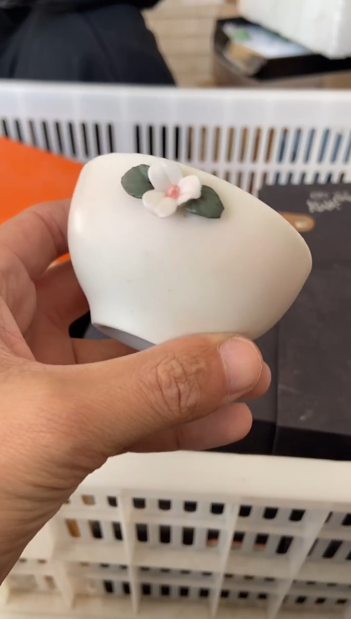 杯子瓷无运费险有瑕疵的摄影的产品有使用过的痕迹有点脏介意勿拍