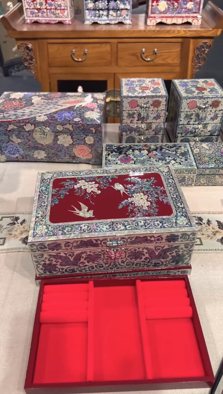 【闪购商品】绒布底按扣弘贝雅螺钿漆器文化馆