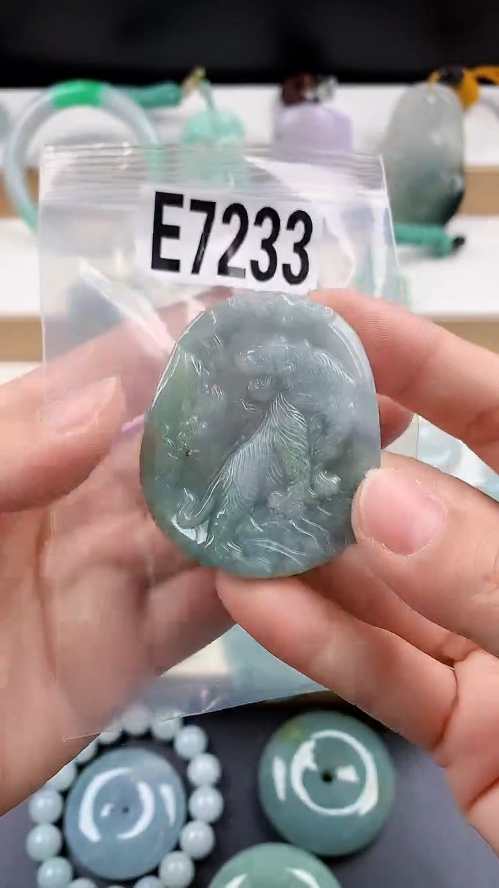 颈饰未镶嵌翡翠天然翡翠吊坠挂件