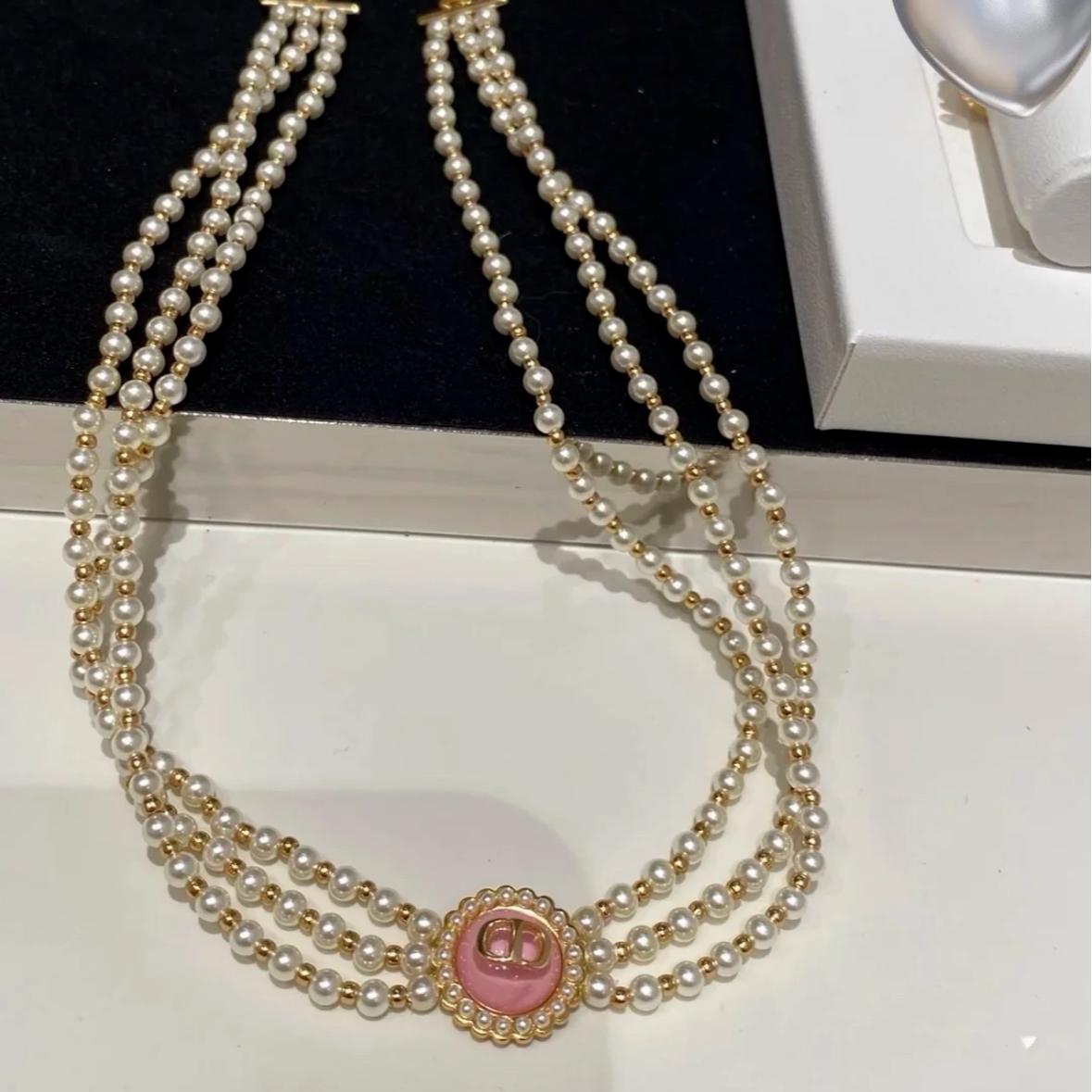 全新未使用 DIOR/迪奥 【小花念念】CD珠饰短项链 树脂 粉色树脂