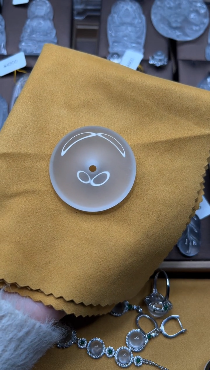 【闪购商品】石英质玉吊坠未镶嵌平安扣