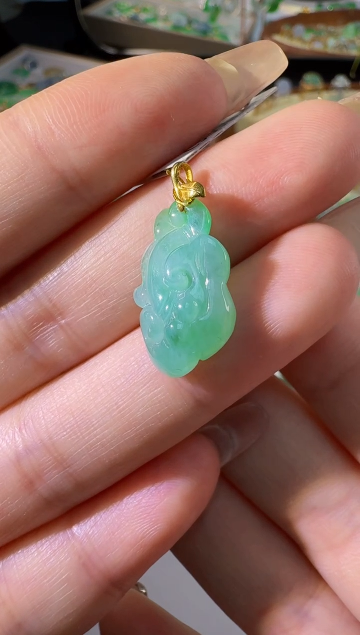 【闪购商品】翡翠颈饰18K金镶嵌缅甸翡翠A货挂件