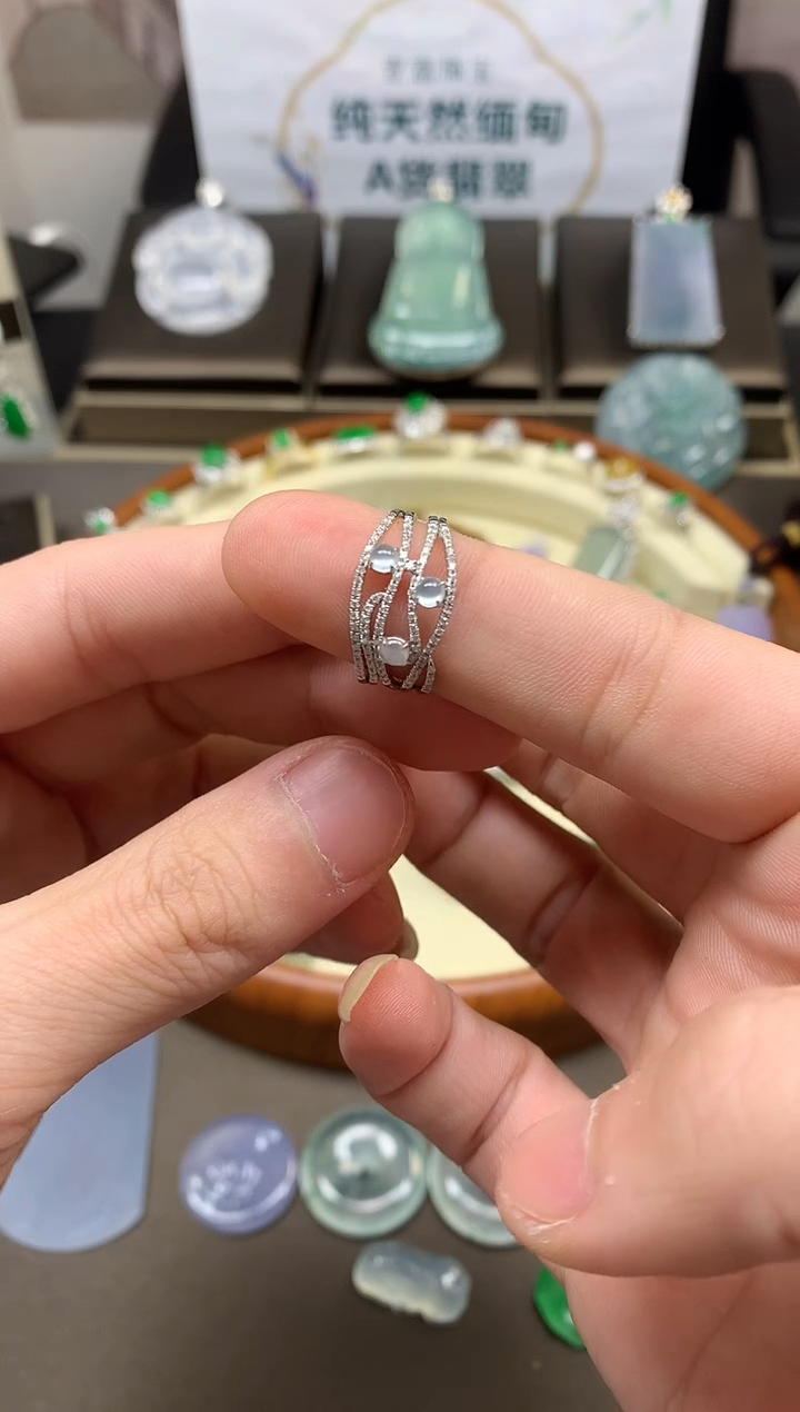 【闪购商品】翡翠吊坠(不含链)18K金镶嵌戒指