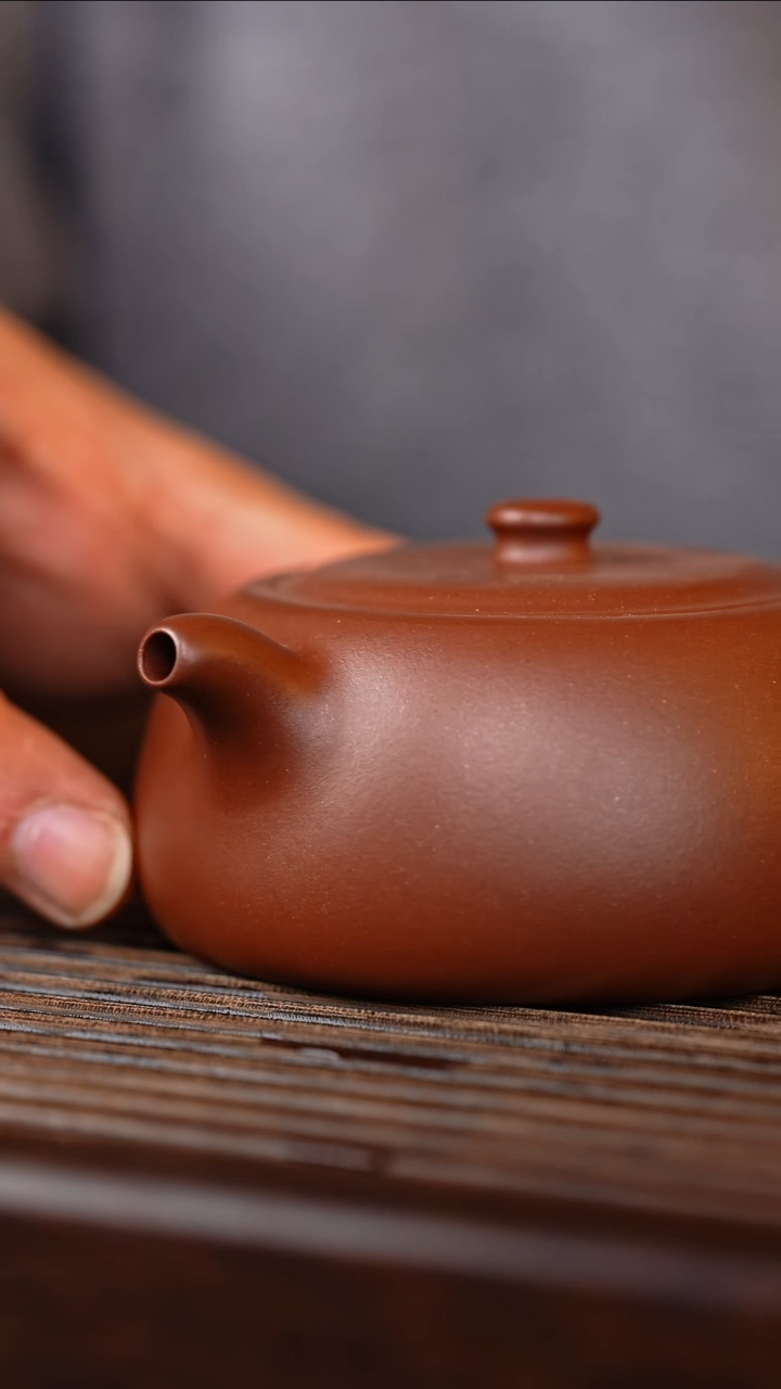 茶壶紫砂陈腐底槽青井栏