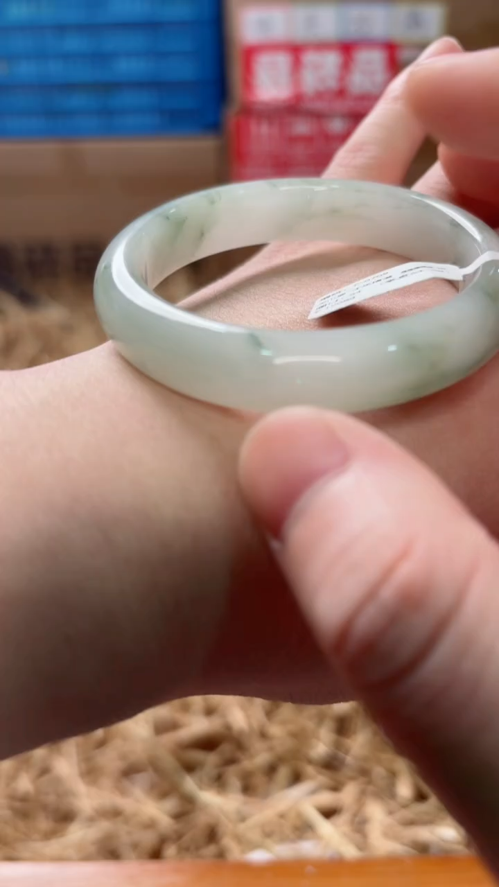 未镶嵌手镯石英质玉T-0709