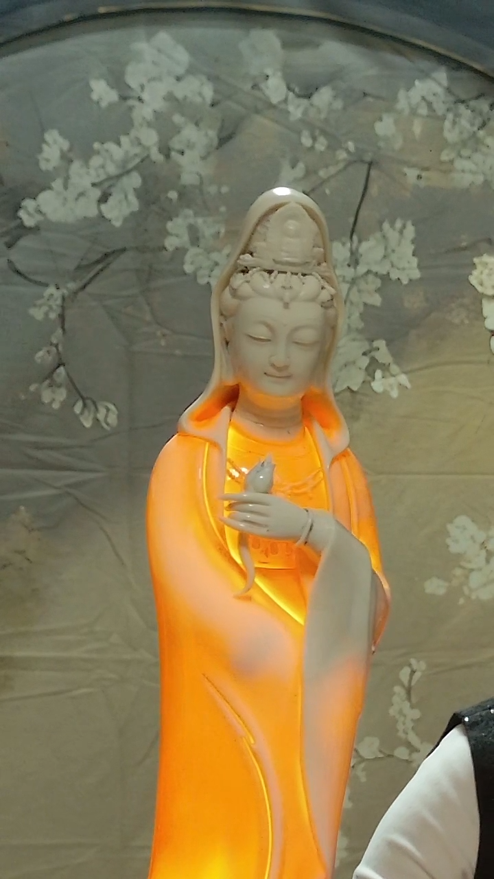 摆件万**缘德化瓷观音造像