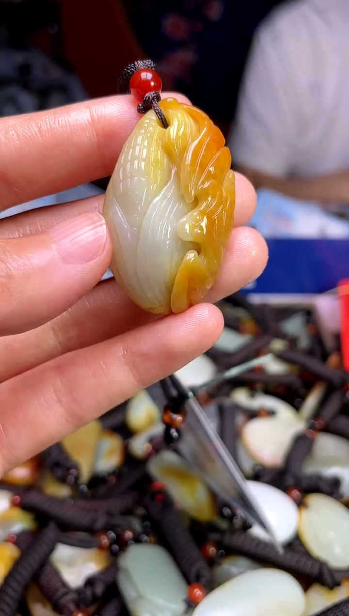和田玉未镶嵌颈饰1
