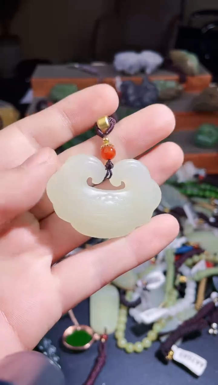 和田玉未镶嵌颈饰拍一发一