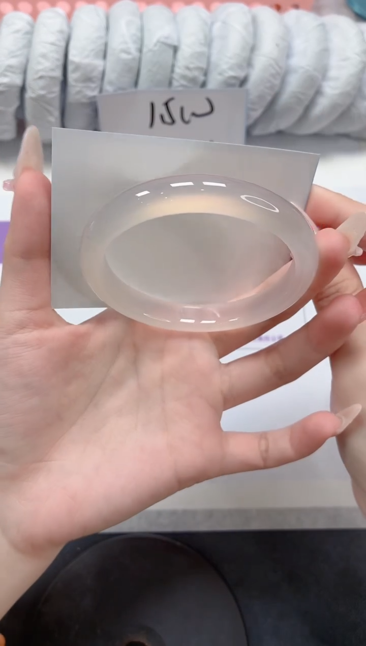 石英质玉手镯未镶嵌144-62.1荔枝