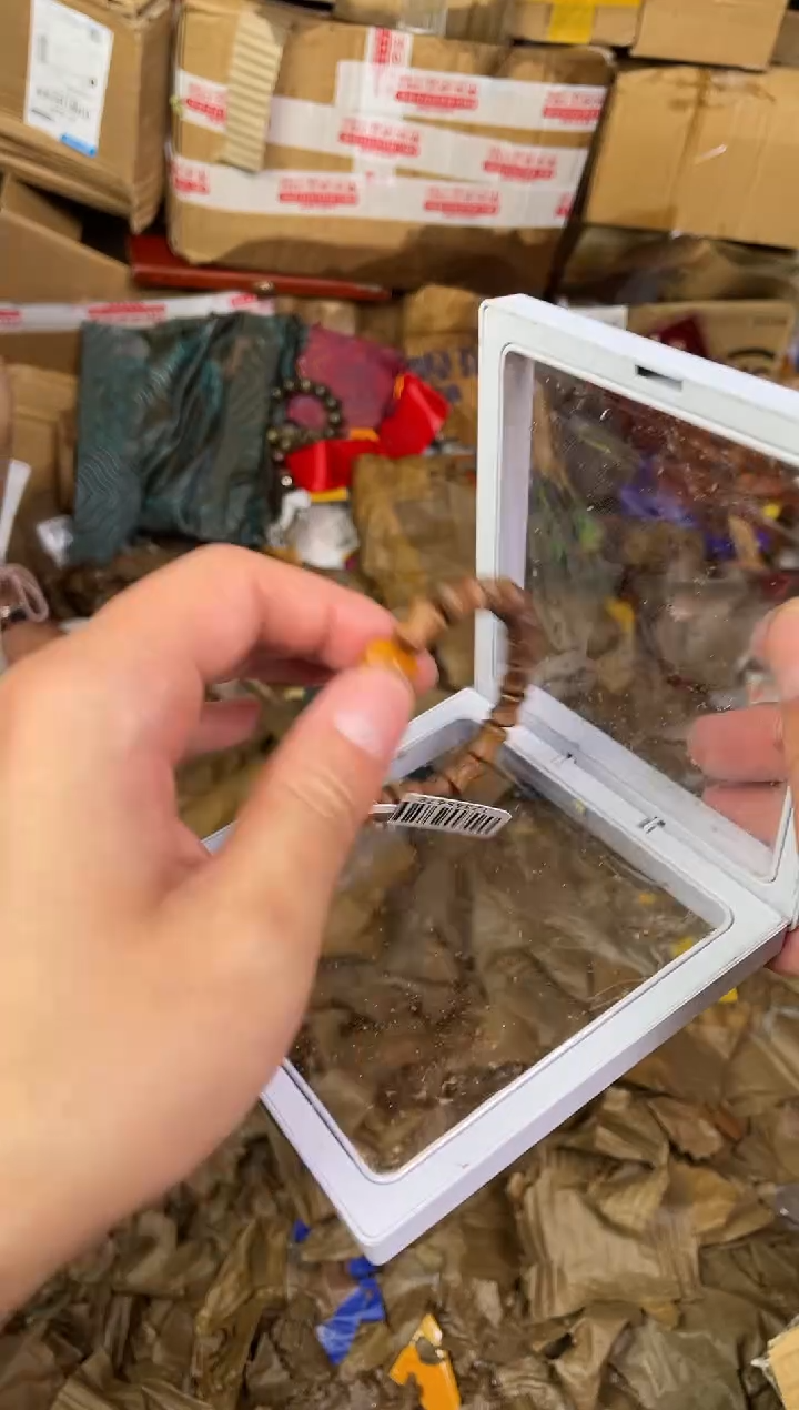 木质非金属捧月文创福利闪购商品无礼盒