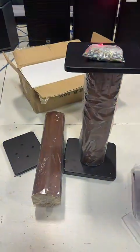 99新书架音箱支架一对  60米不包邮