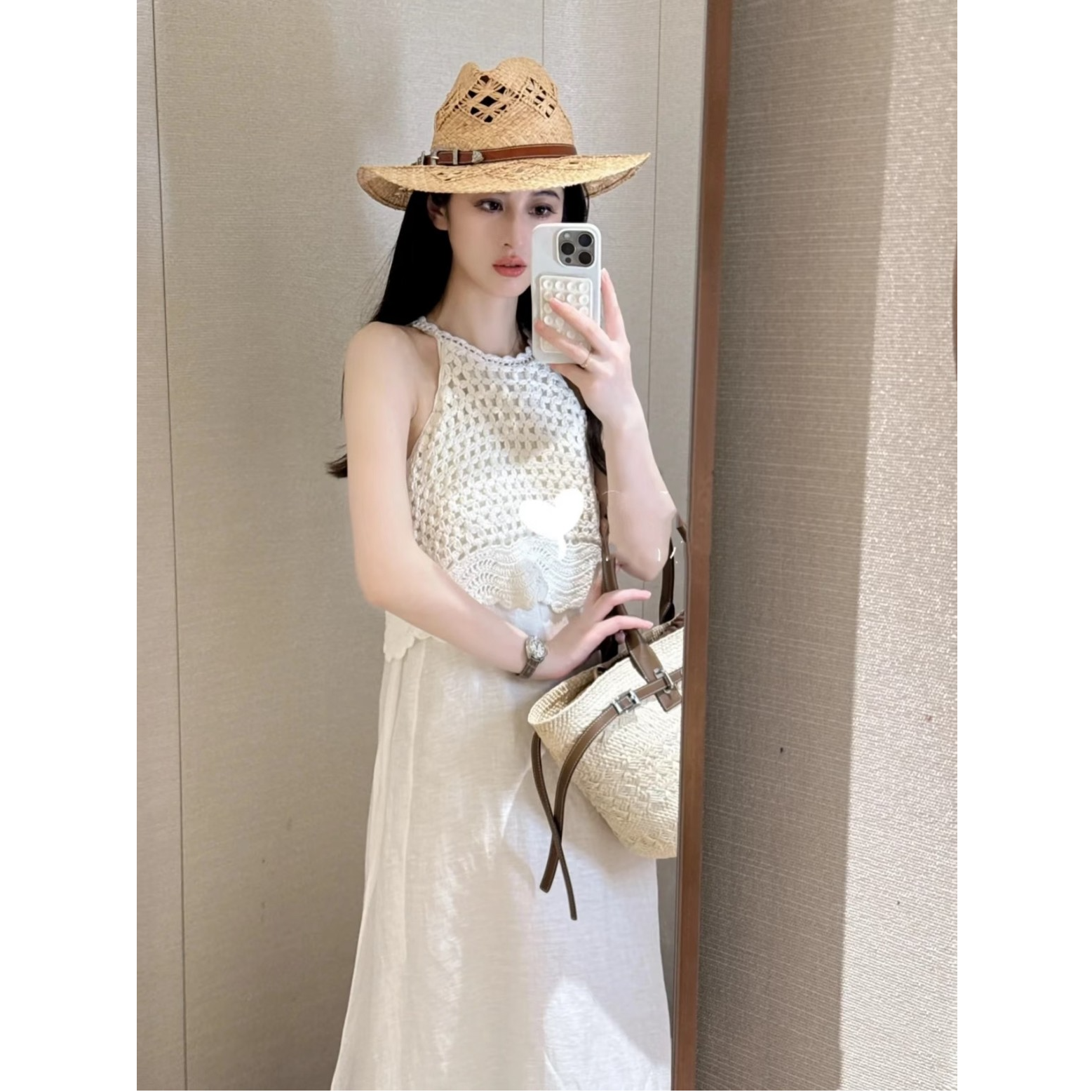 海边拍照绝美连衣裙2025夏季新款编织手工钩花度假风收腰无袖长裙