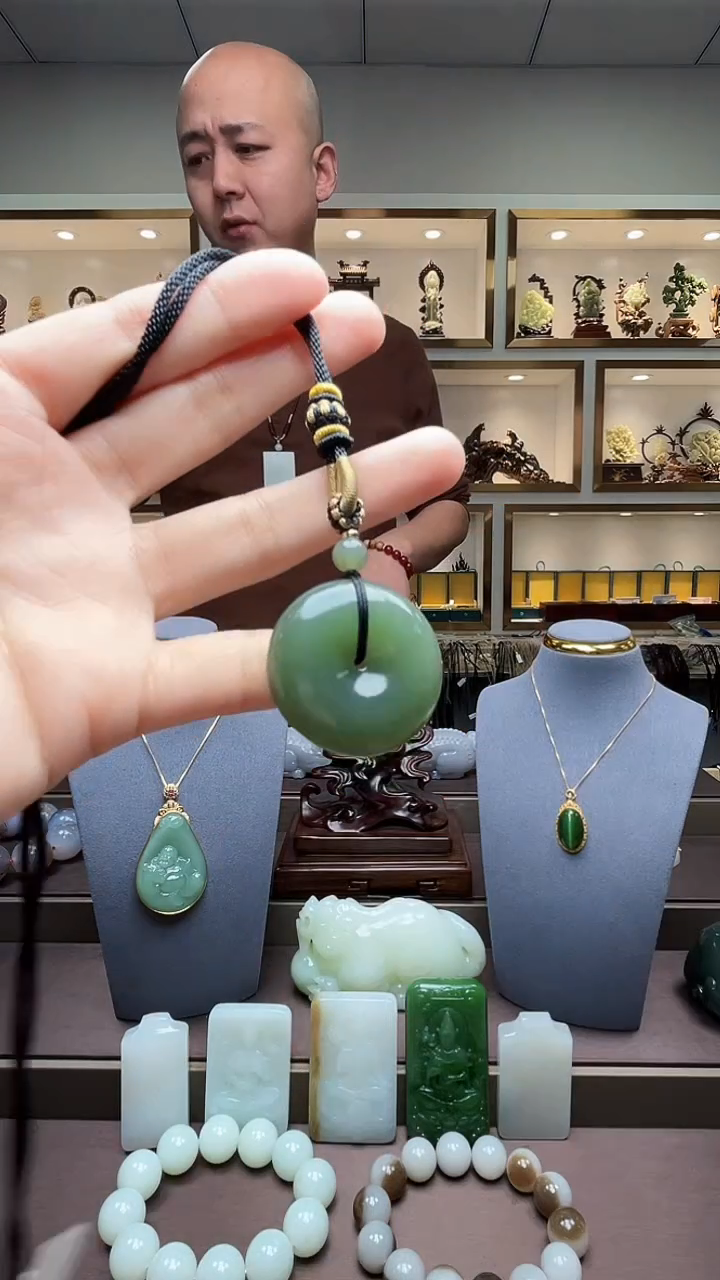 【闪购商品】和田玉颈饰未镶嵌苏