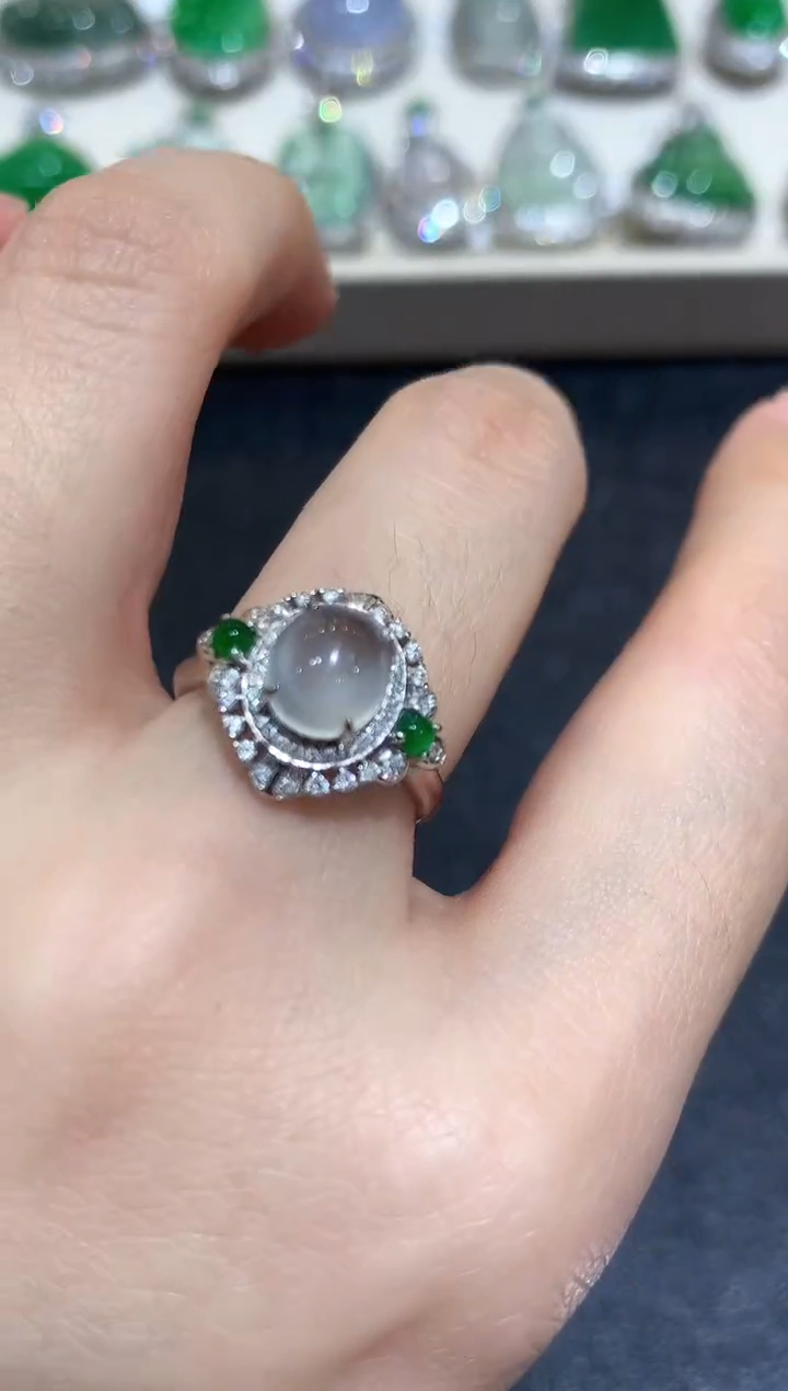 【闪购商品】翡翠戒指18K金镶嵌C50   