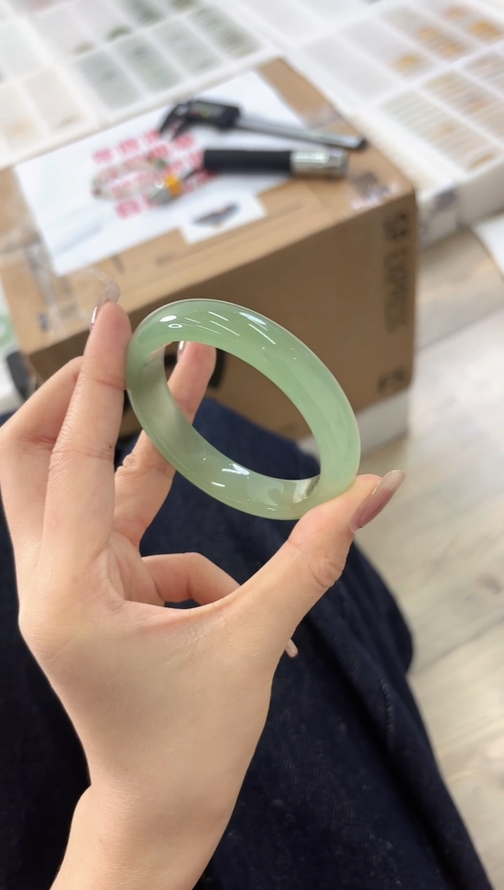 未镶嵌手镯石英质玉75-57D