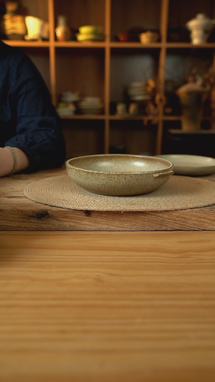 奶奶系列的8英寸双耳盘1个