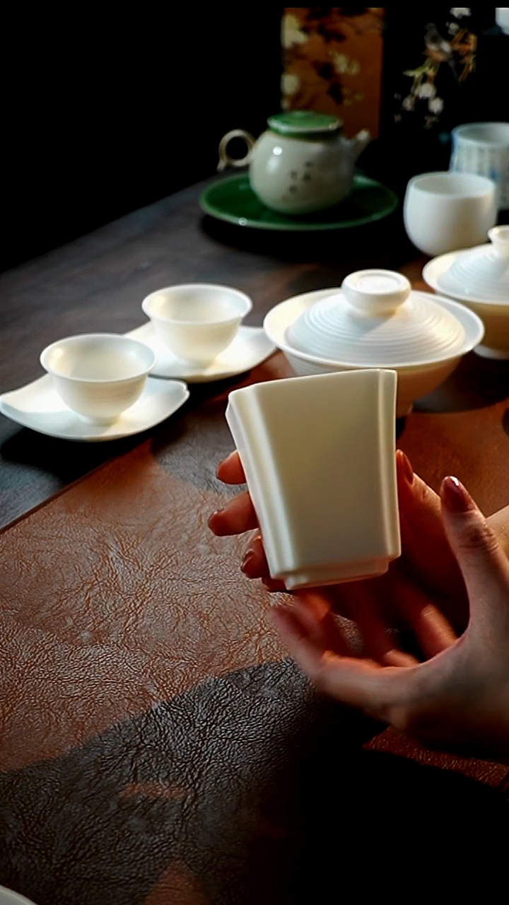 手工素烧羊脂白玉瓷四方杯120ml