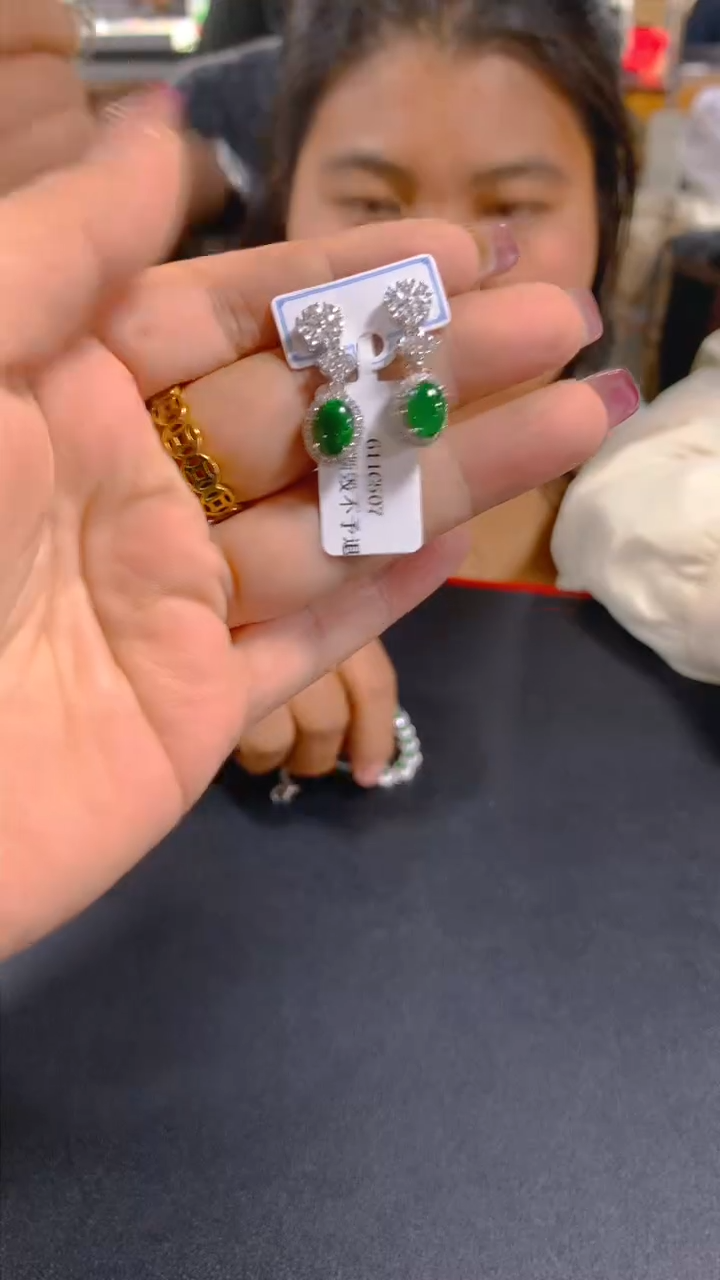 【闪购商品】翡翠耳饰未镶嵌0564925690多样性发其一