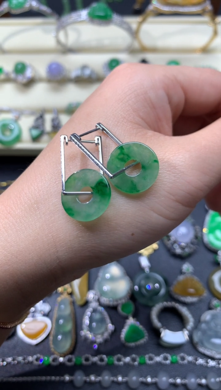 【闪购商品】翡翠颈饰18K金镶嵌耳饰