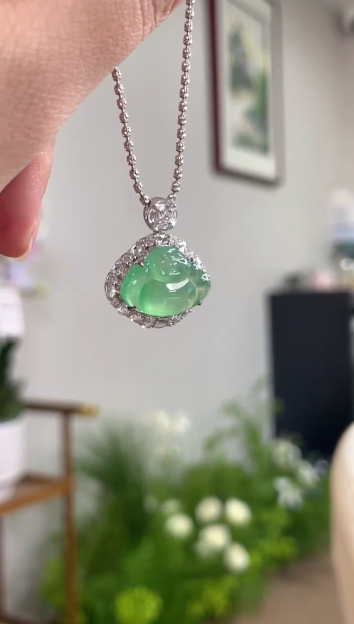 吊坠(不含链)18K金镶嵌翡翠逗*籽A680|58800